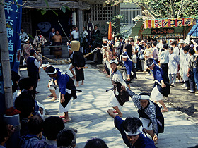 廣埜神社御神幸（太刀練り）