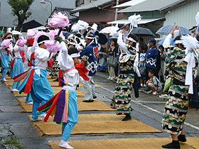 網代花取り踊り