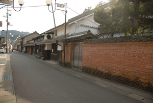 本町商店街通り（南向き）